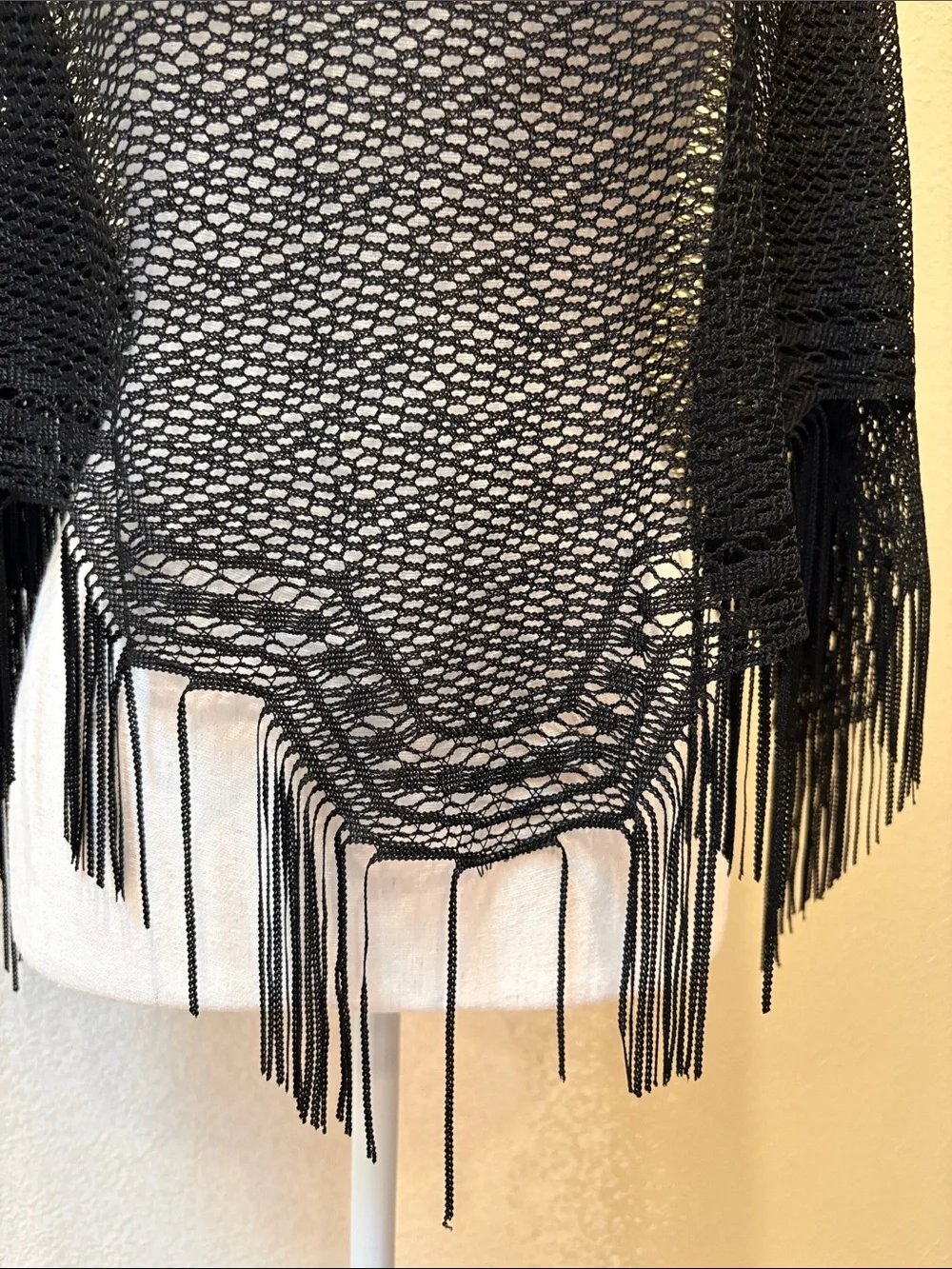 Linda Leal chic black